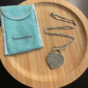 Return to Tiffany & Co. necklace